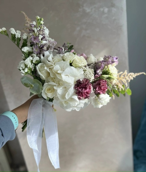 Свадебный букет «Сирень на снегу»